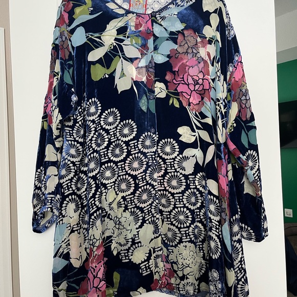 Johnny Was Velvet Burn-Out Blouse (M) - Picture 2 of 6